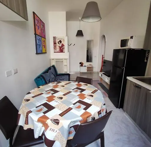 Interno 14 - Re Di